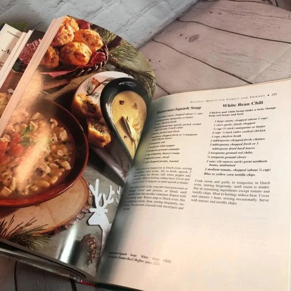 Vintage 1993 bettY CROCKER'S NEW CHRISTMAS cookbook - Picture 7 of 8